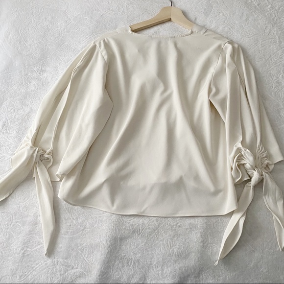 Zara Off White Tied Bell Sleeve V Neck Top - Picture 6 of 11